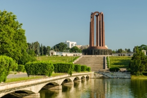 Carol Park Bucharest walk cycling